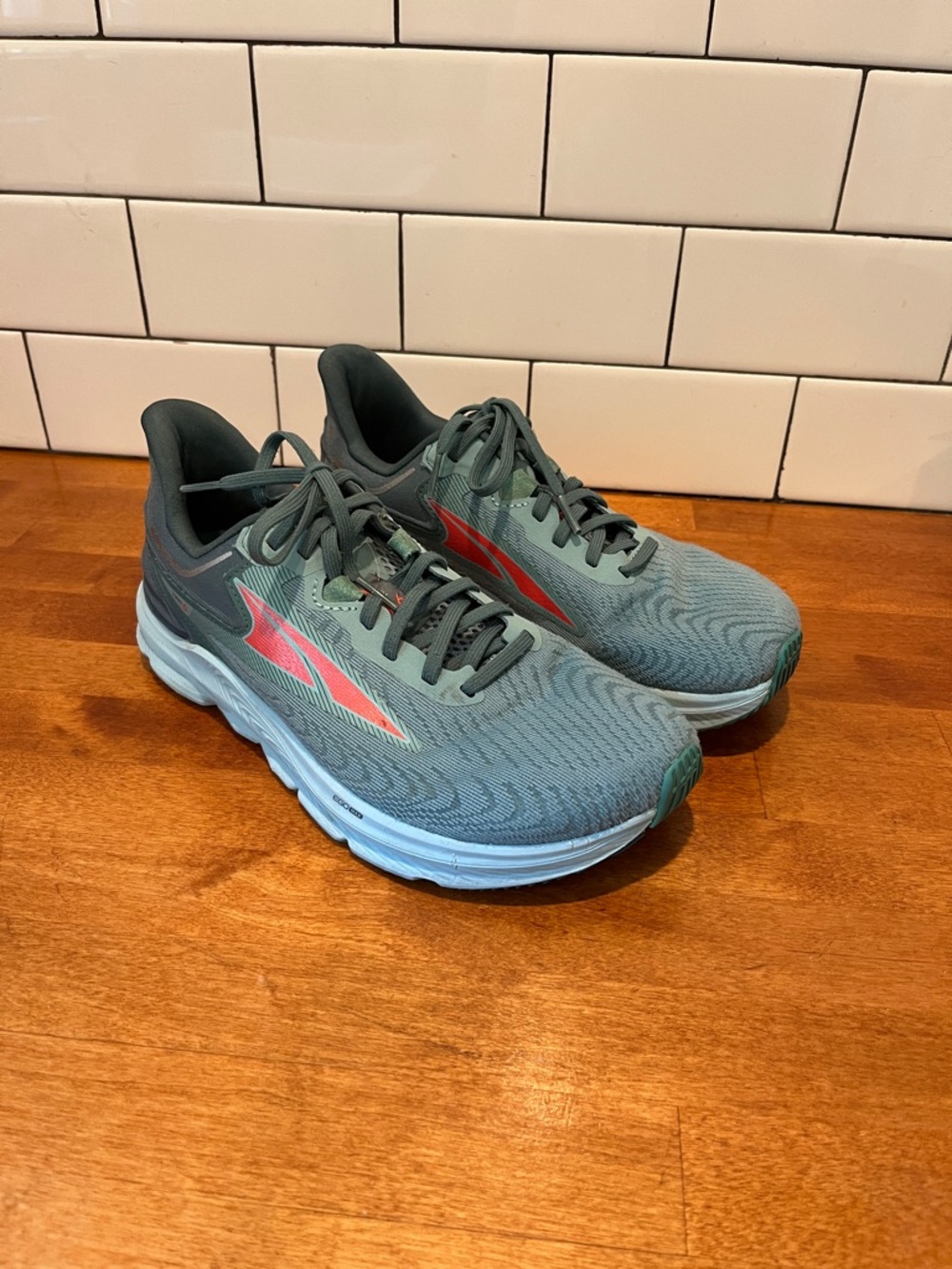 ALTRA TORIN 6 Size 8
